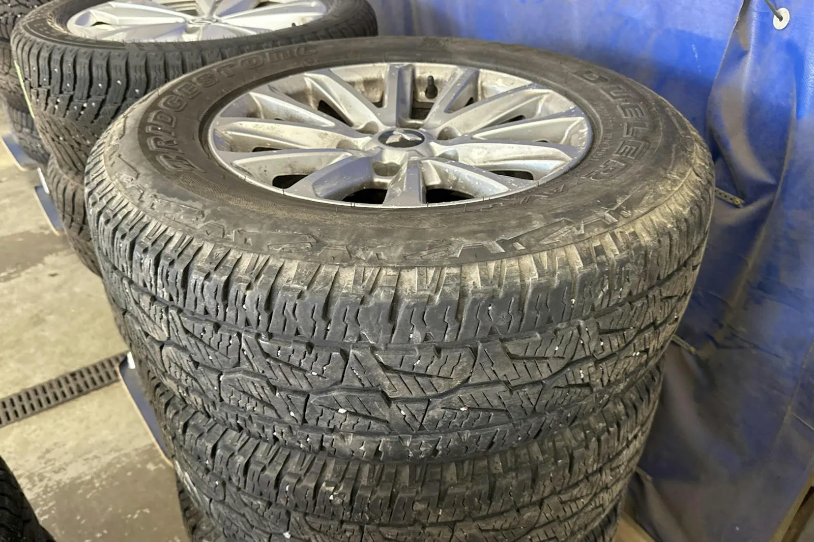 Vehicle image 13