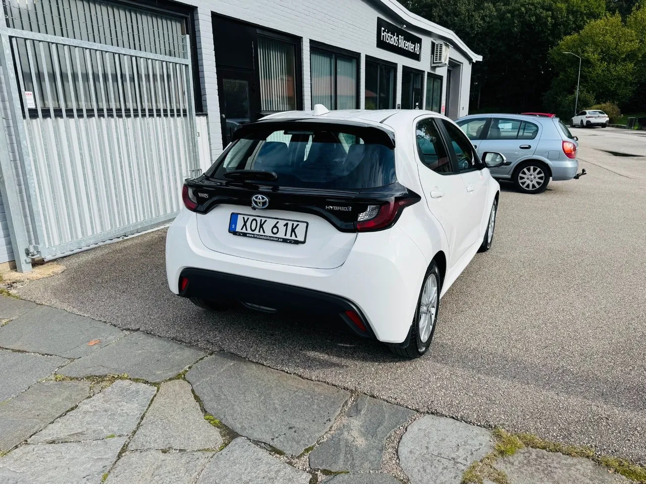 Vehicle image 2