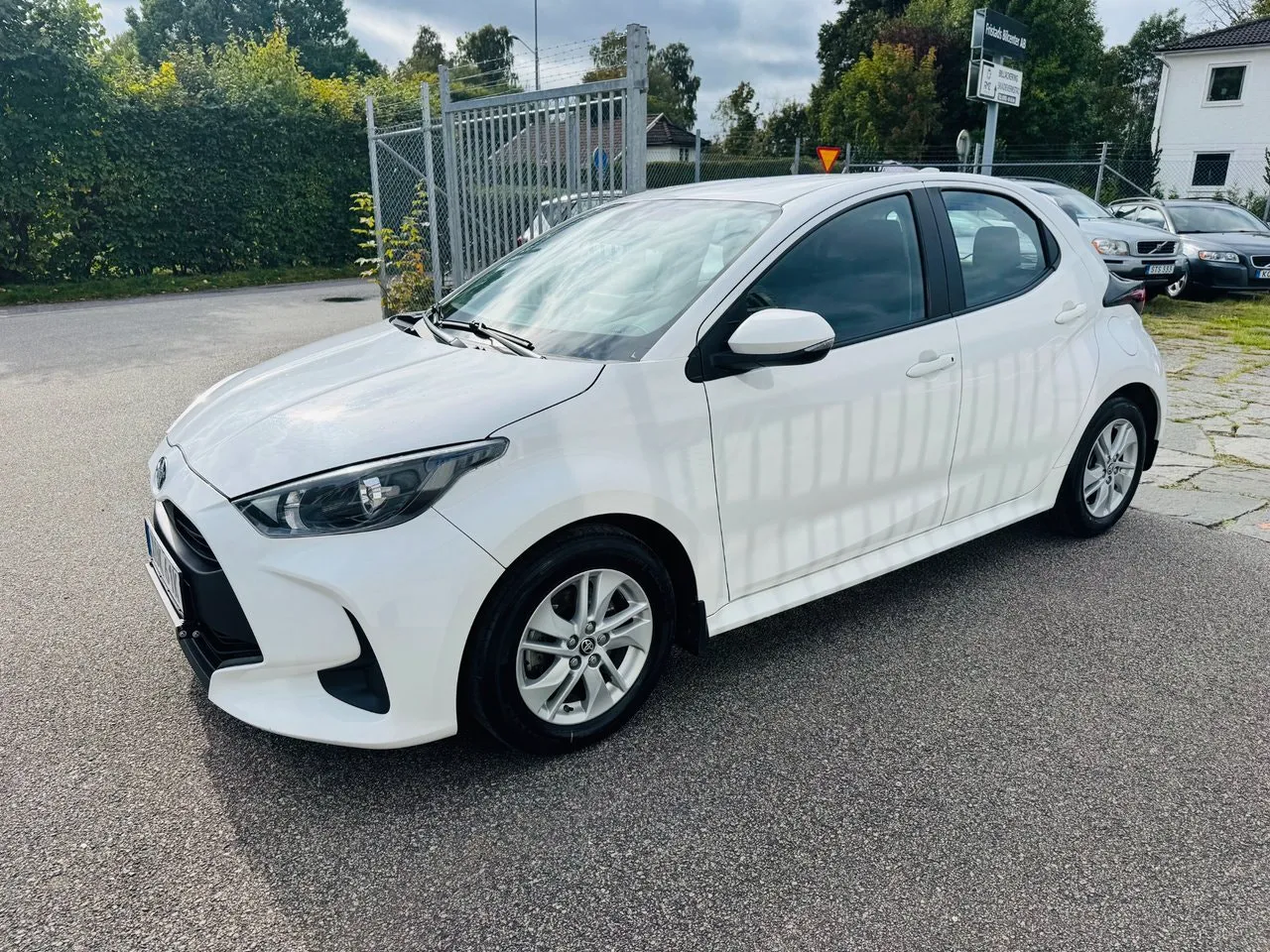 Vehicle image 8