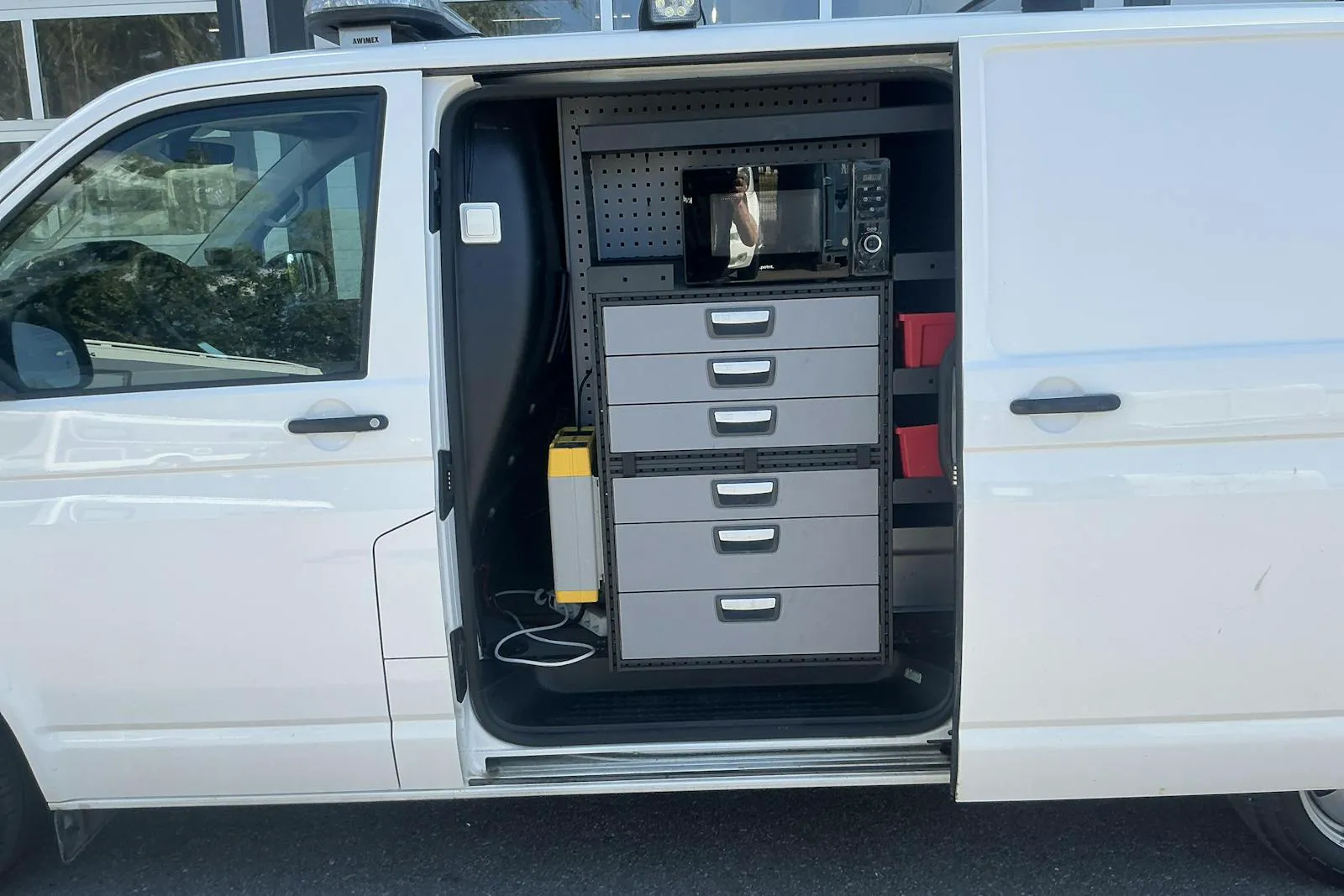 Vehicle image 14