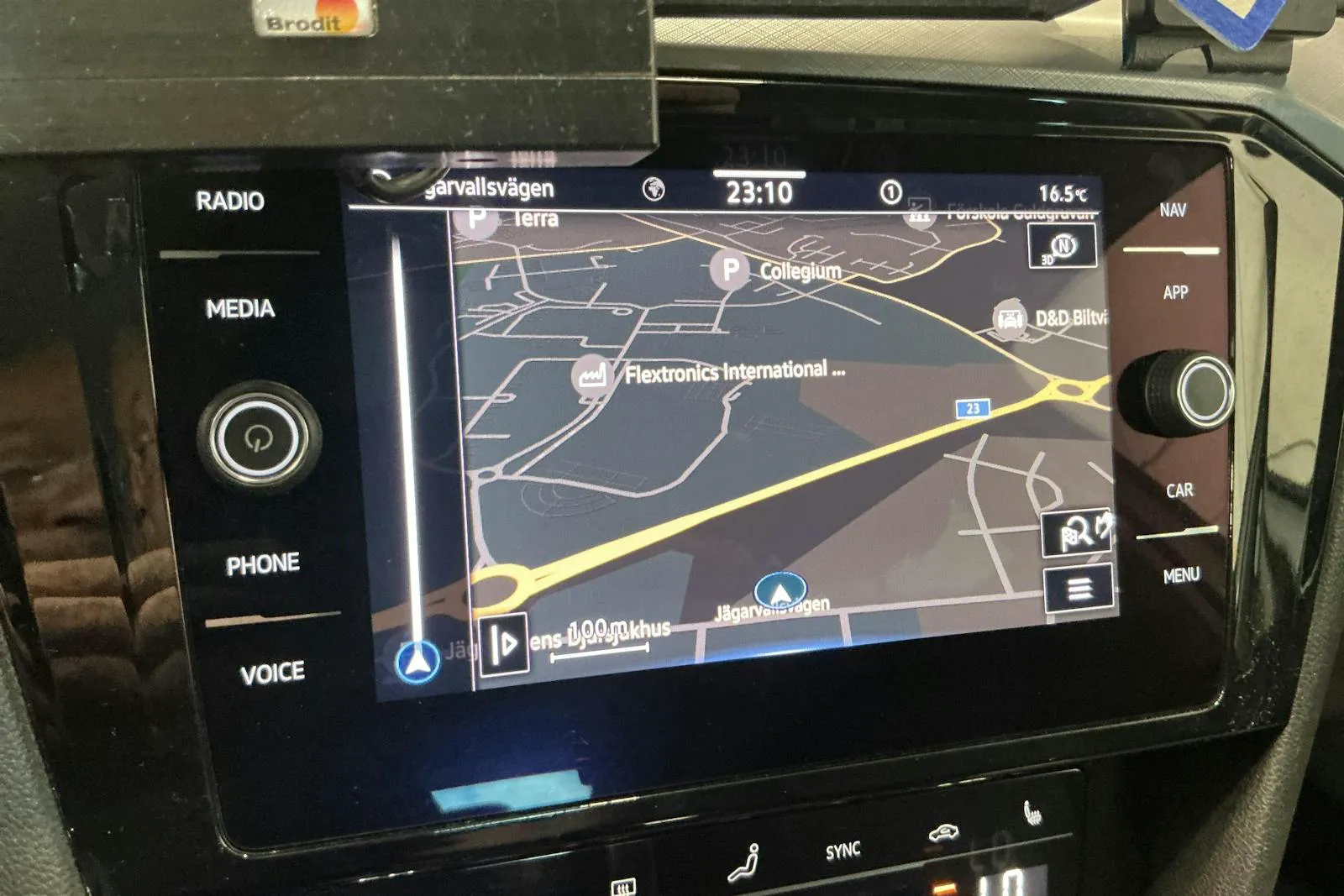 Vehicle image 11