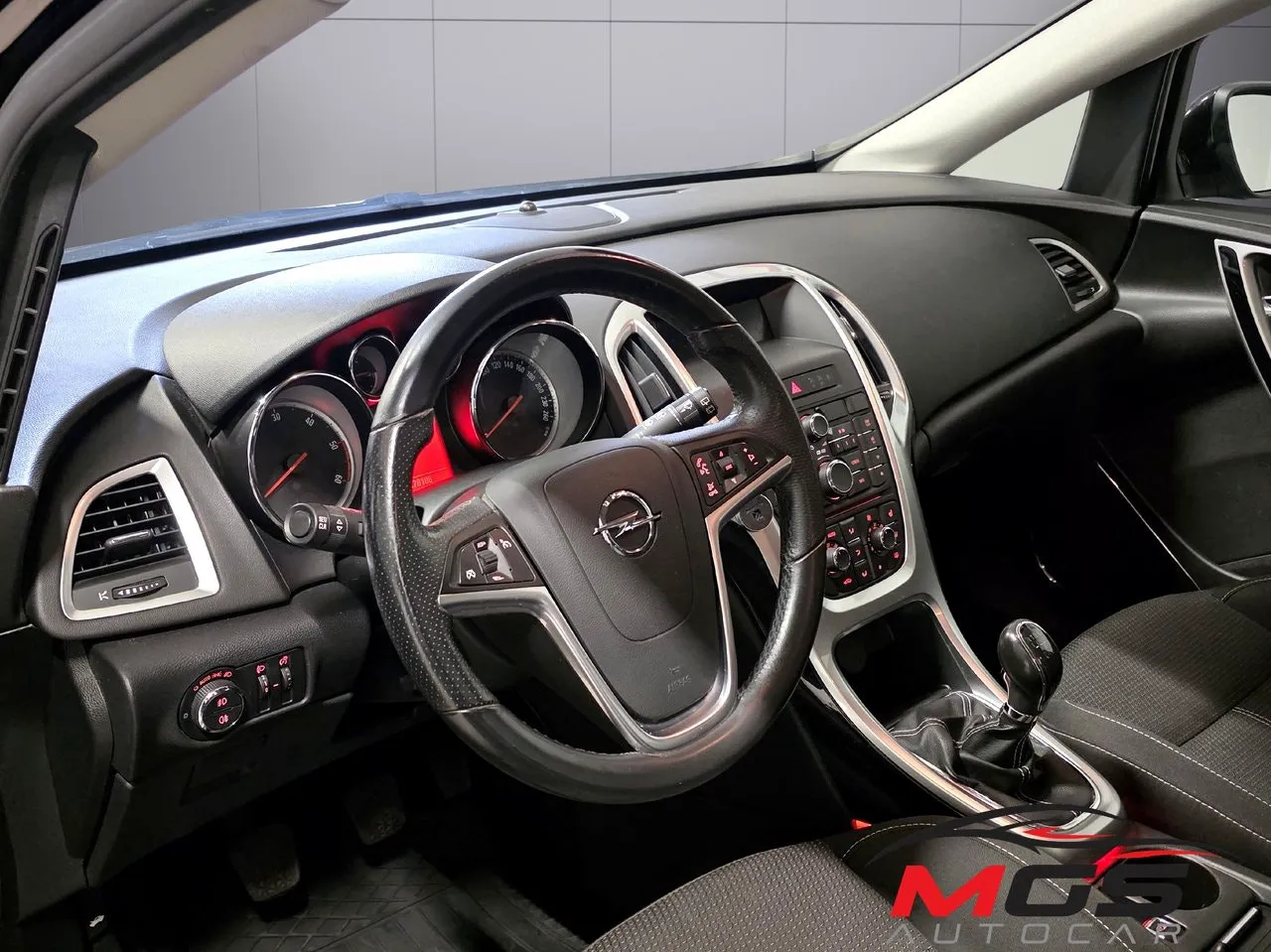 Vehicle image 14
