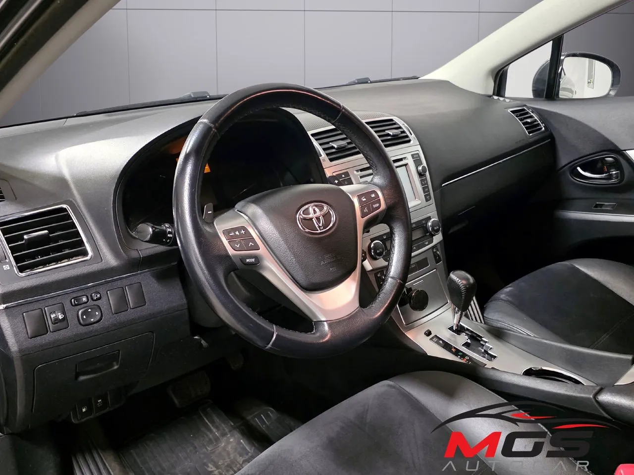 Vehicle image 15