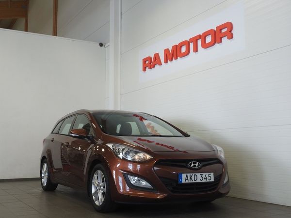 Hyundai i30 Kombi 1.6 GDI 135hk Aut Business Dragkrok Motorvärmare - 2014