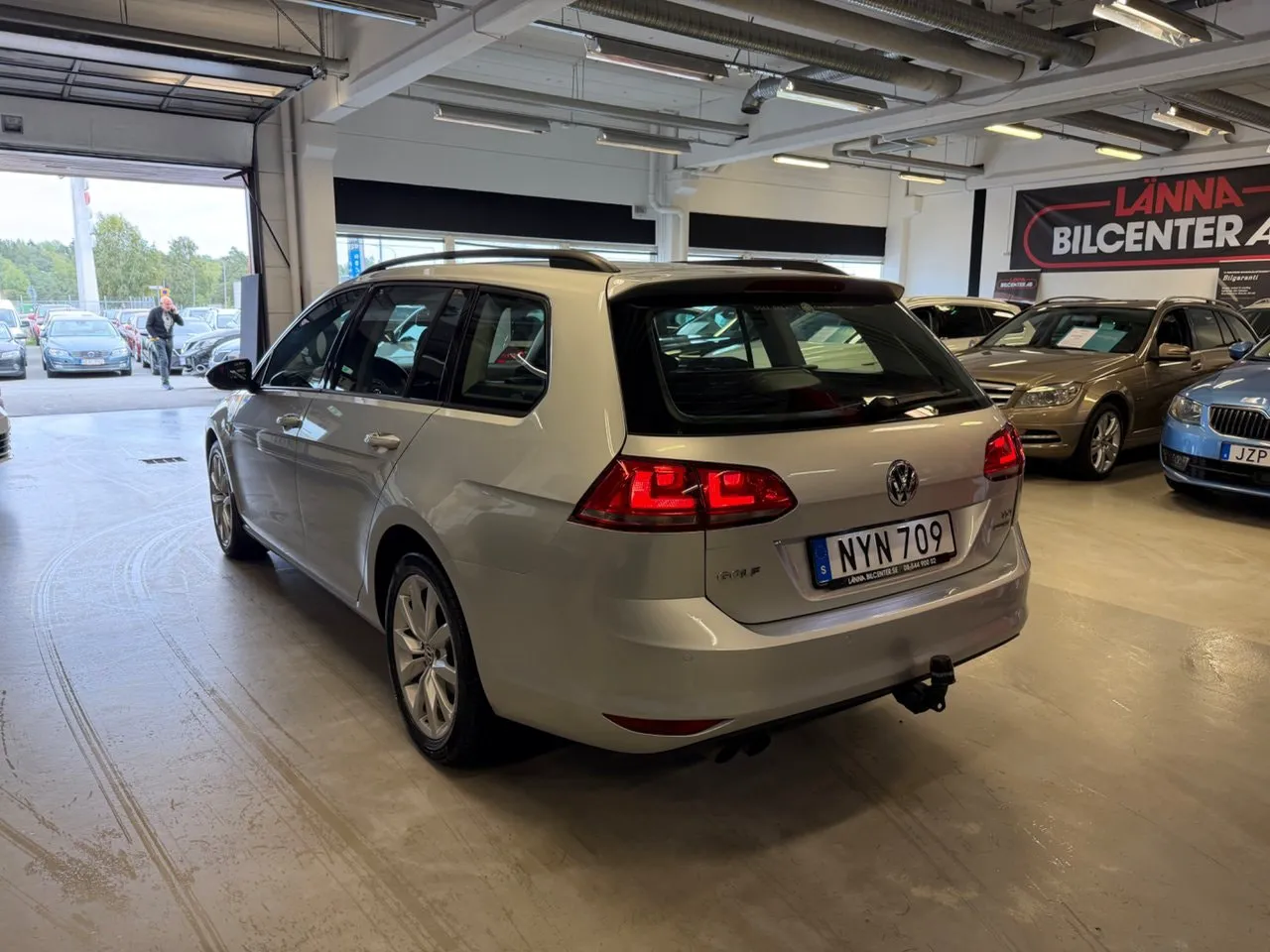 Vehicle image 6