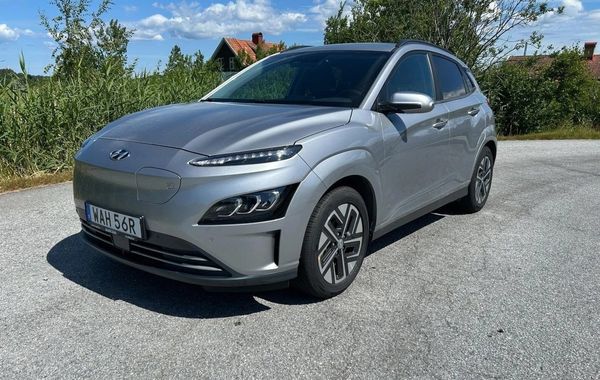 Hyundai Kona 64 kWh Essential - 2023