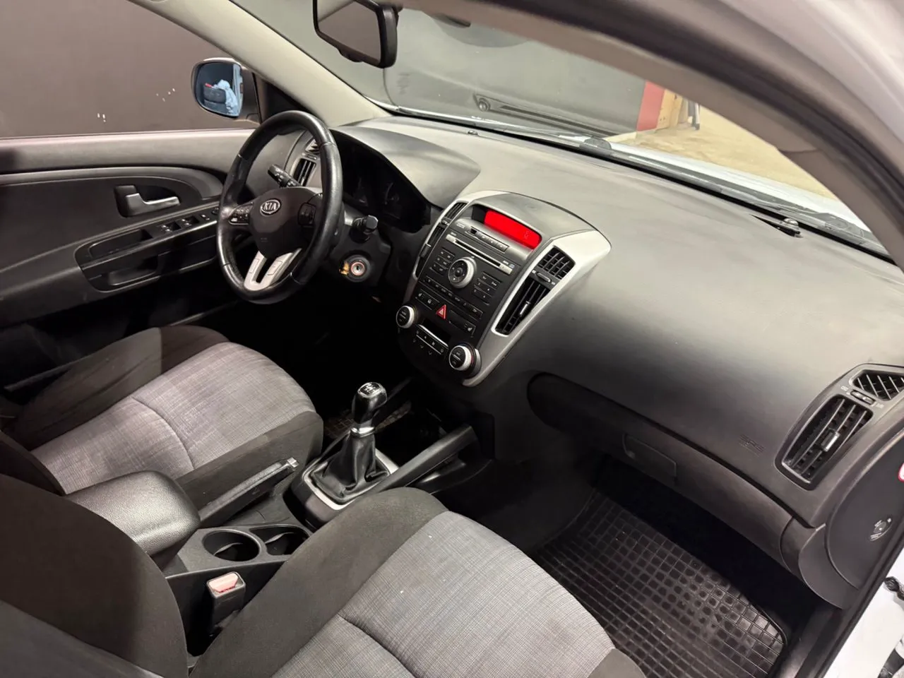 Vehicle image 14