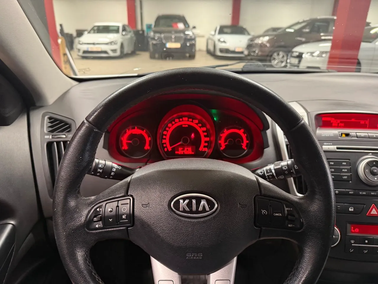 Vehicle image 16