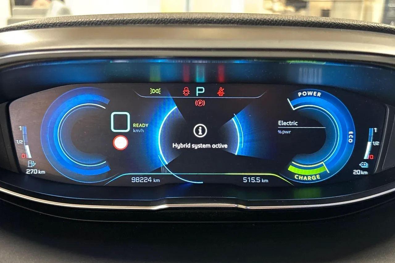 Vehicle image 14