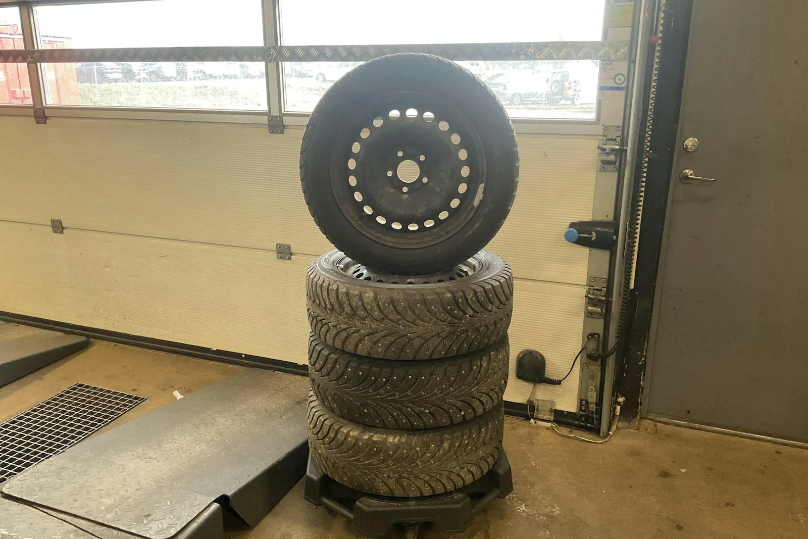 Vehicle image 18