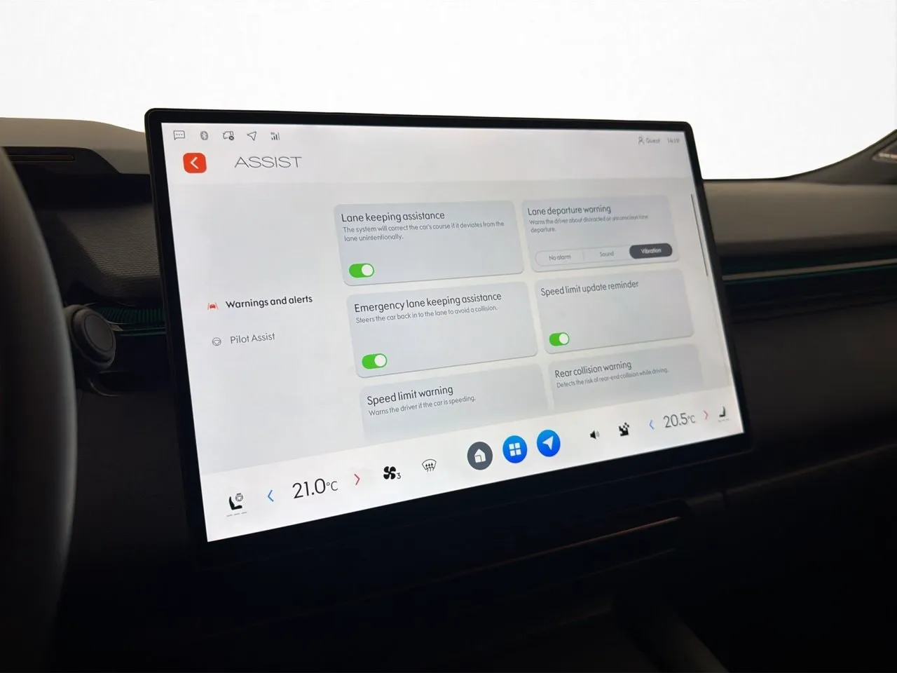 Vehicle image 26