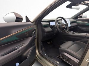 Lynk & Co 08 bild 11