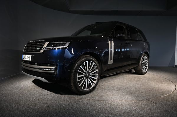 Land Rover Range Rover P460e Automatic 460hp - 2027