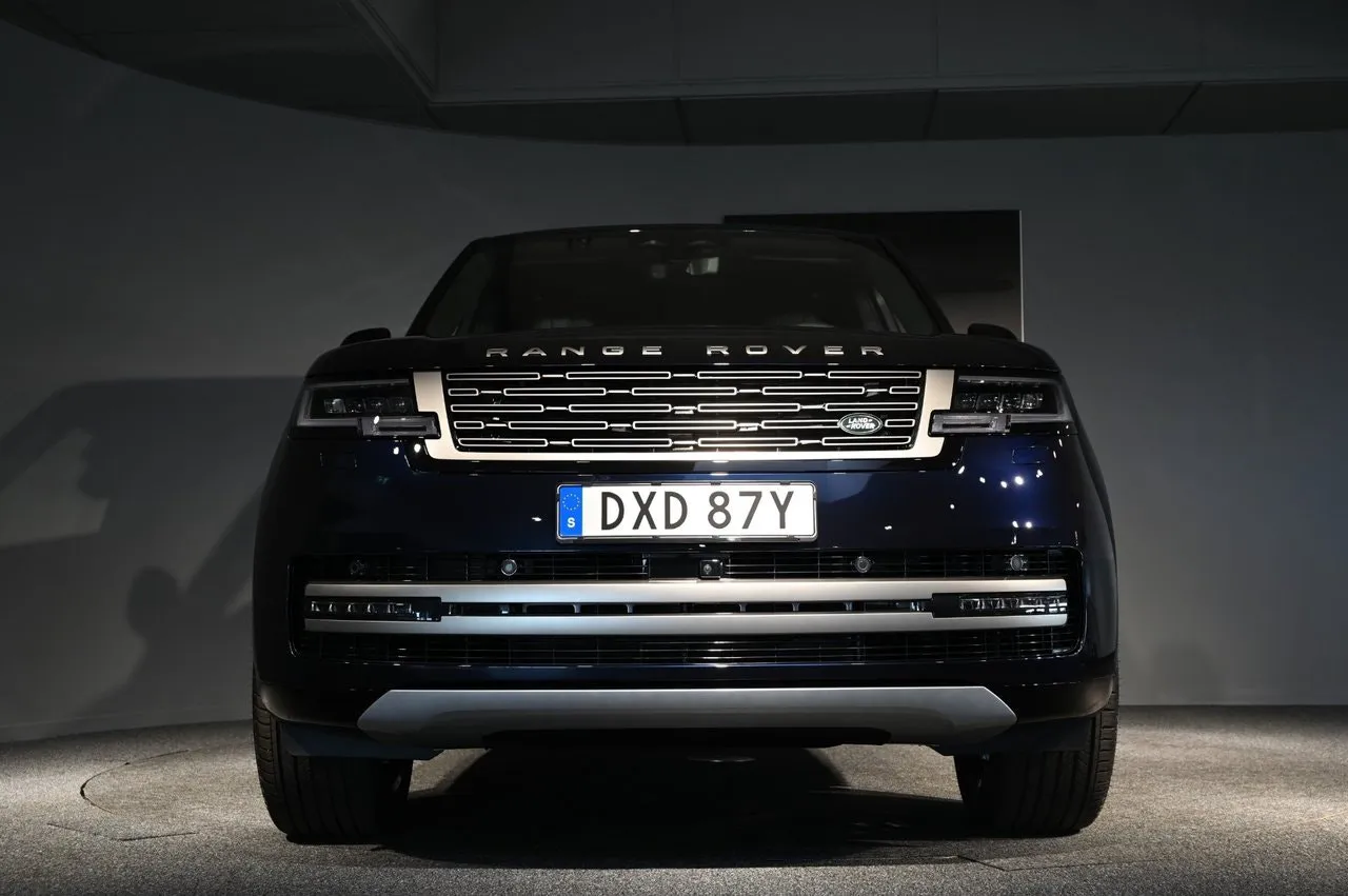 Vehicle image 8