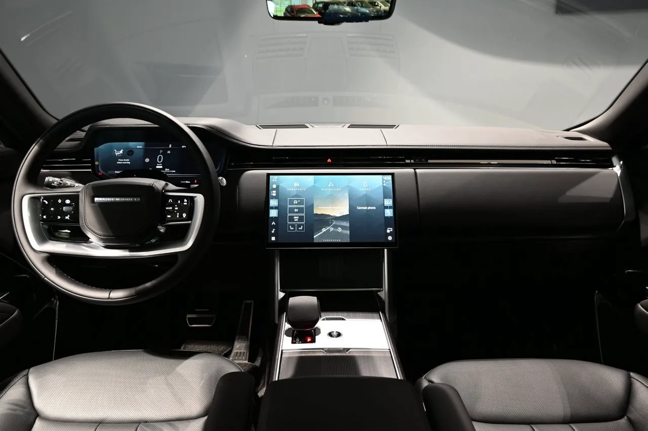 Vehicle image 14