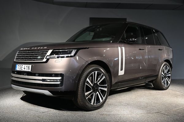 Land Rover Range Rover SWB P550e Autobiography - 2026