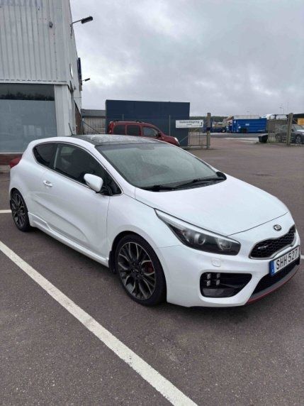 Kia ProCeed GT 1.6 GDI GT | Panorama | Keyless | Navi | Backkamera - 2015