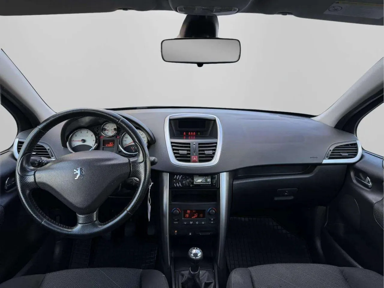 Vehicle image 11