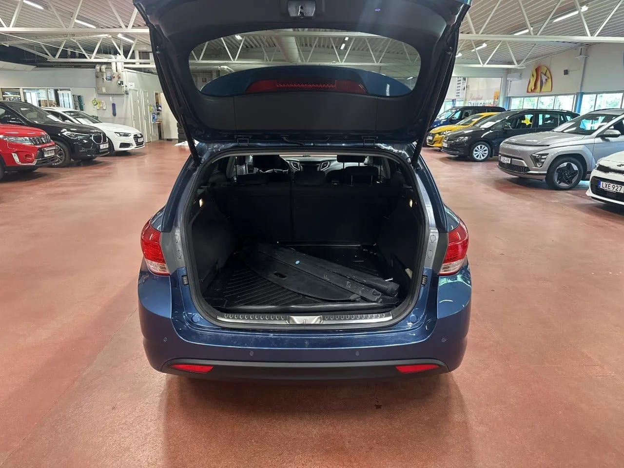 Vehicle image 8