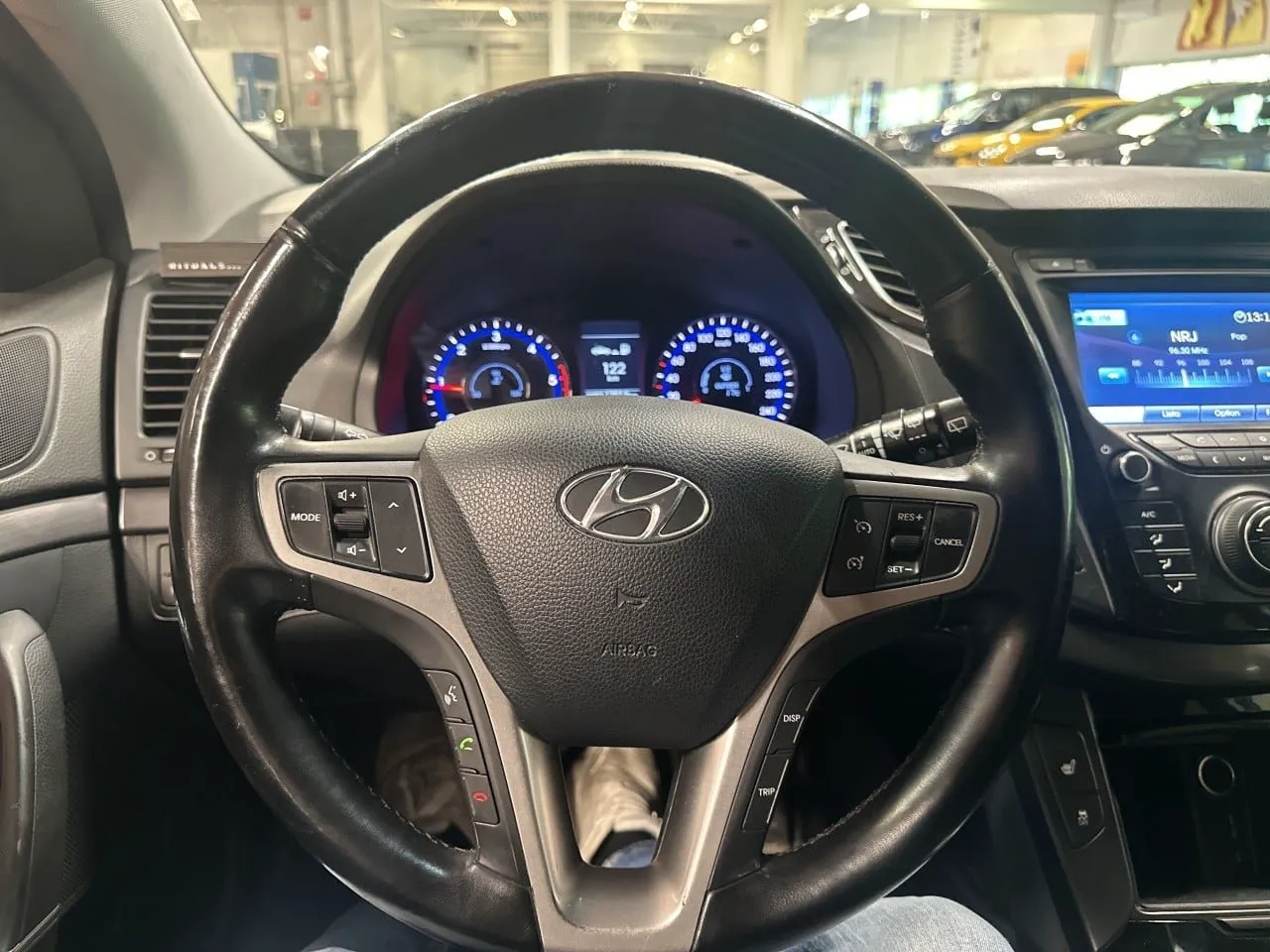 Vehicle image 12