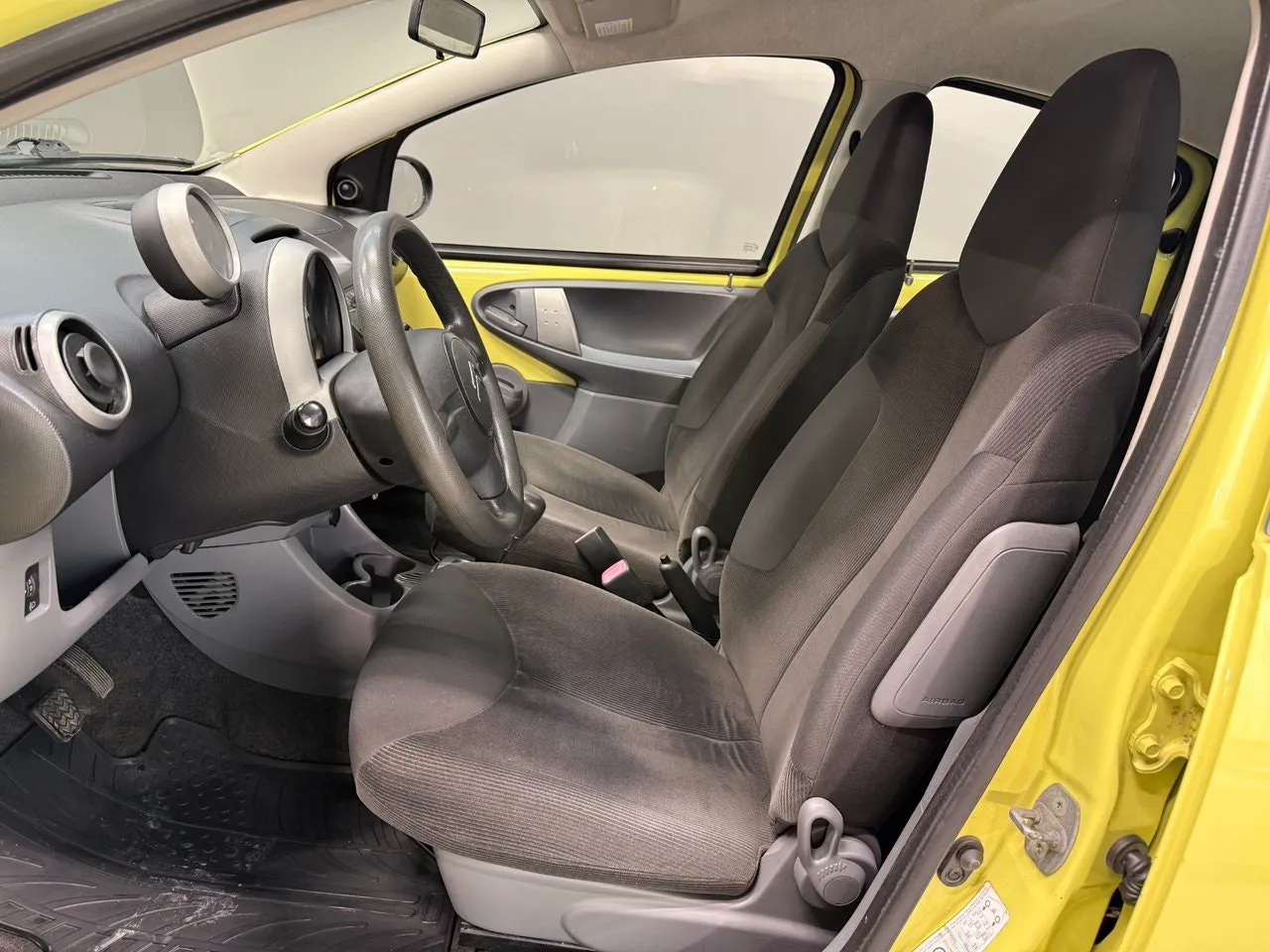 Vehicle image 7