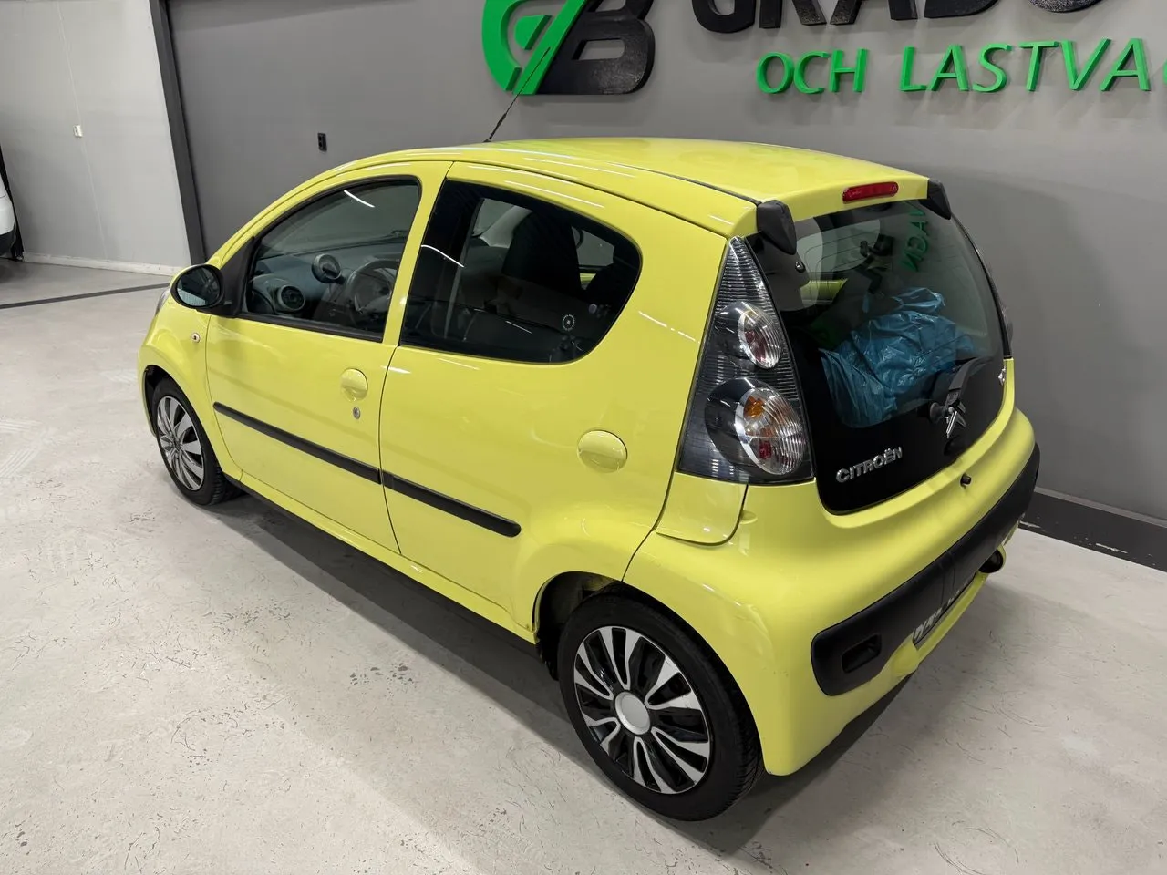 Vehicle image 2