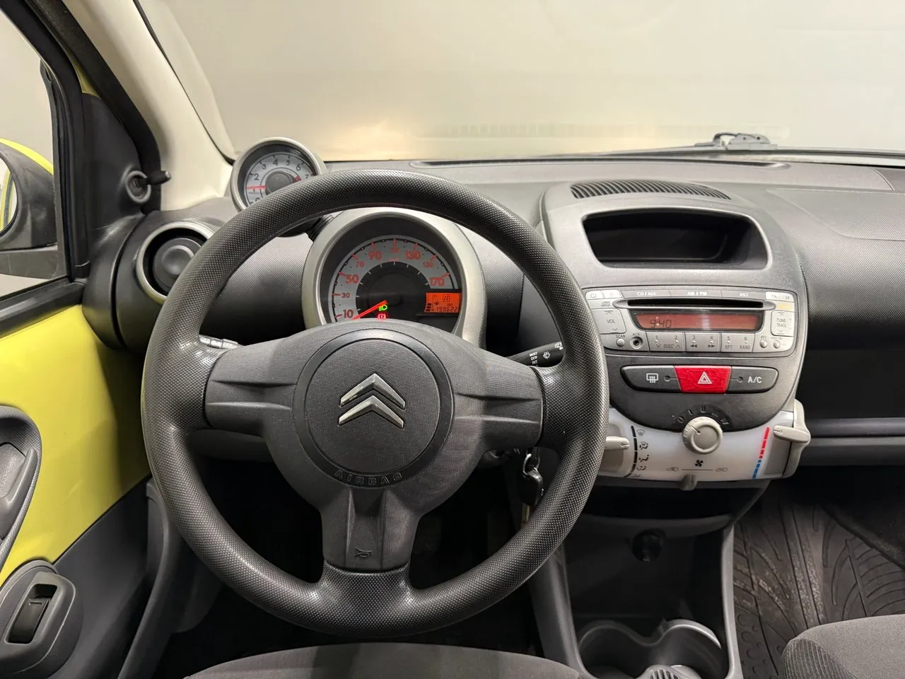 Vehicle image 12