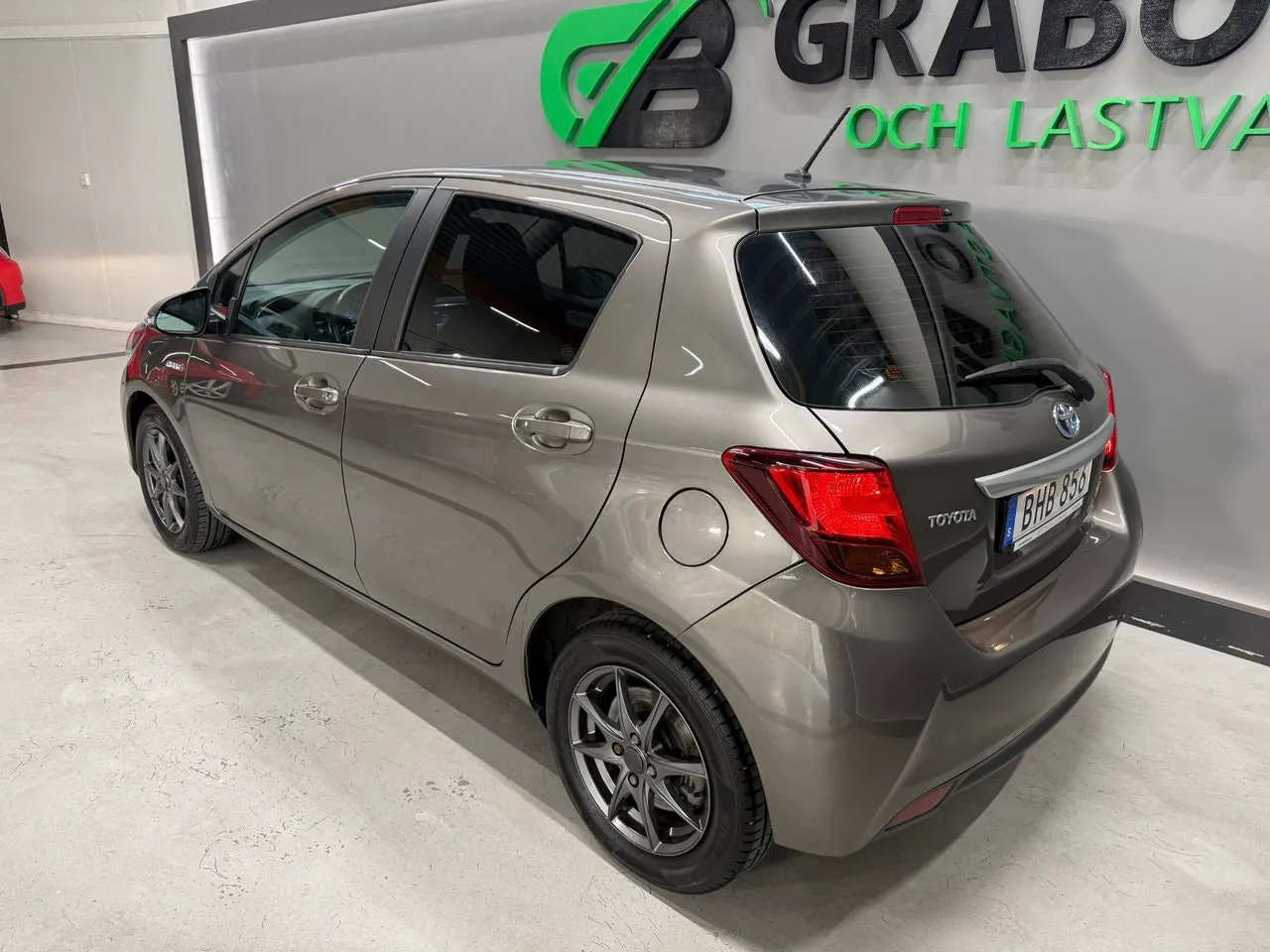 Vehicle image 2
