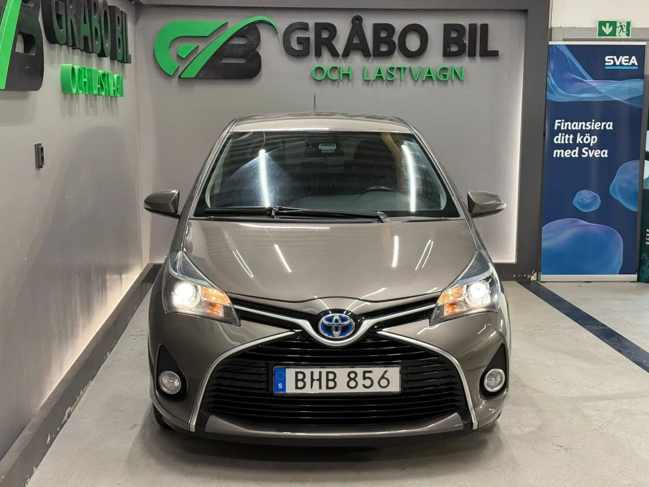 Vehicle image 3