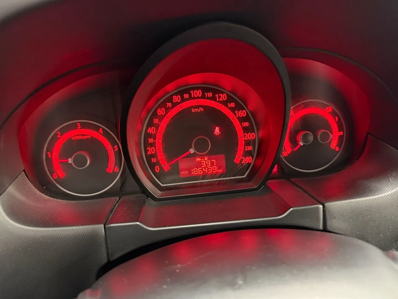 Vehicle image 15