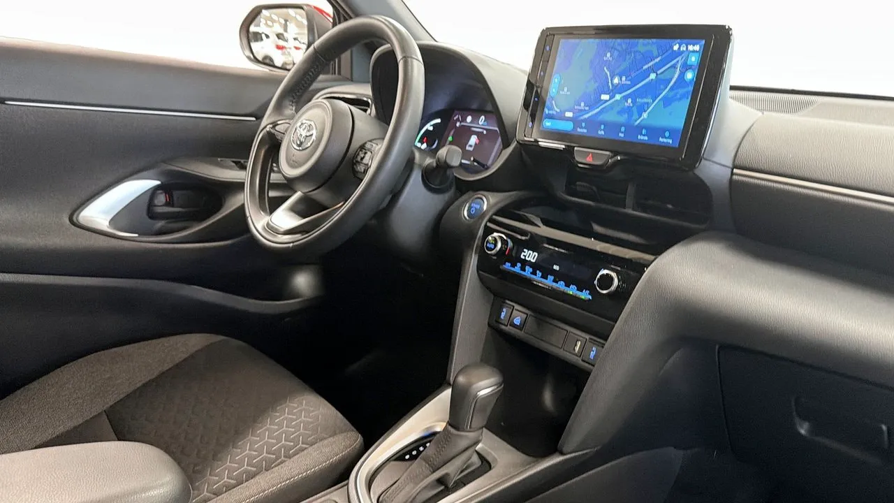 Vehicle image 14