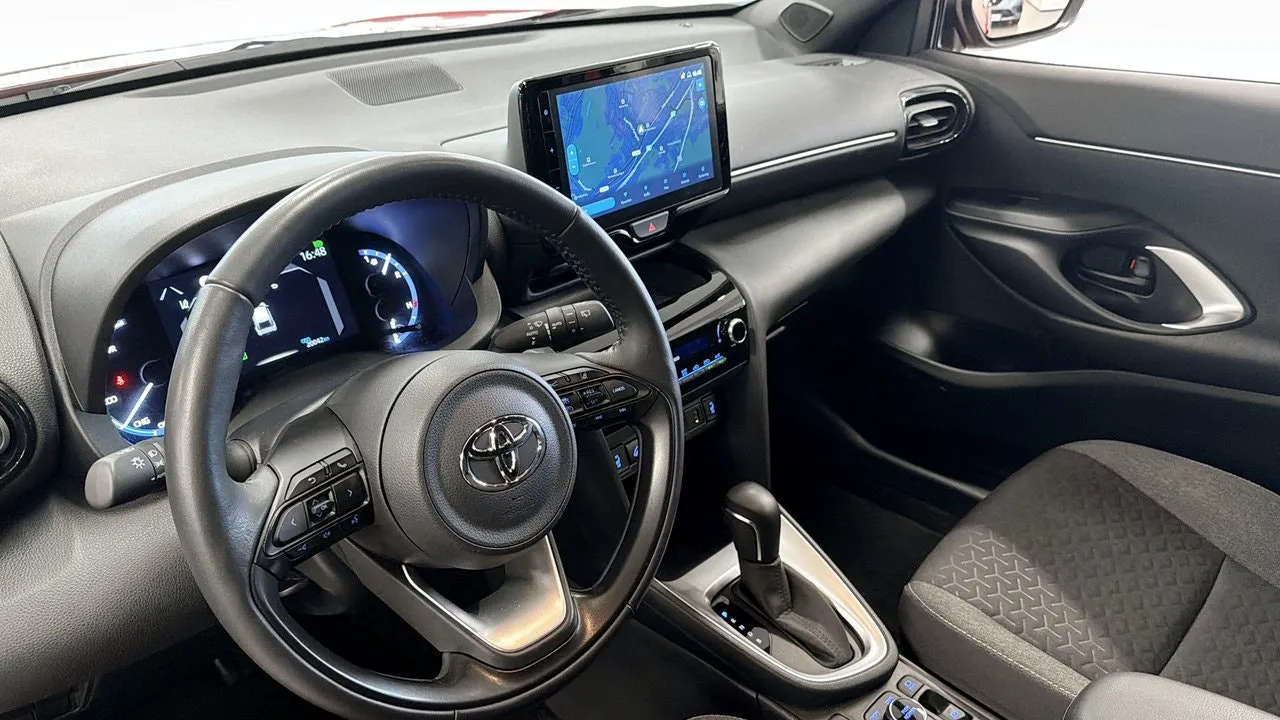 Vehicle image 12