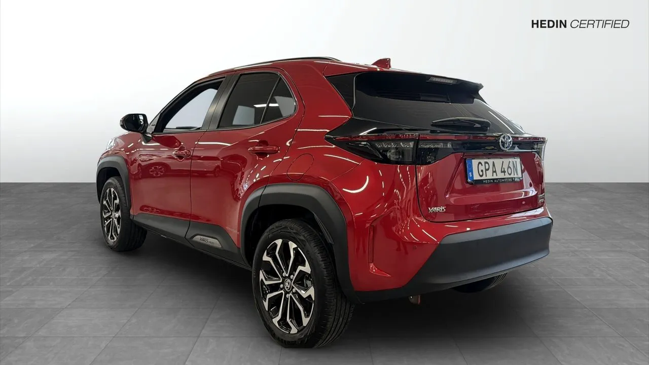 Vehicle image 6