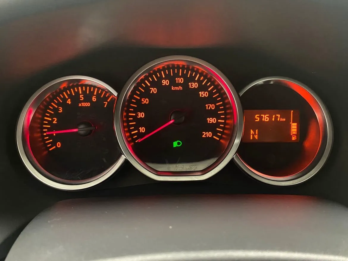 Vehicle image 16