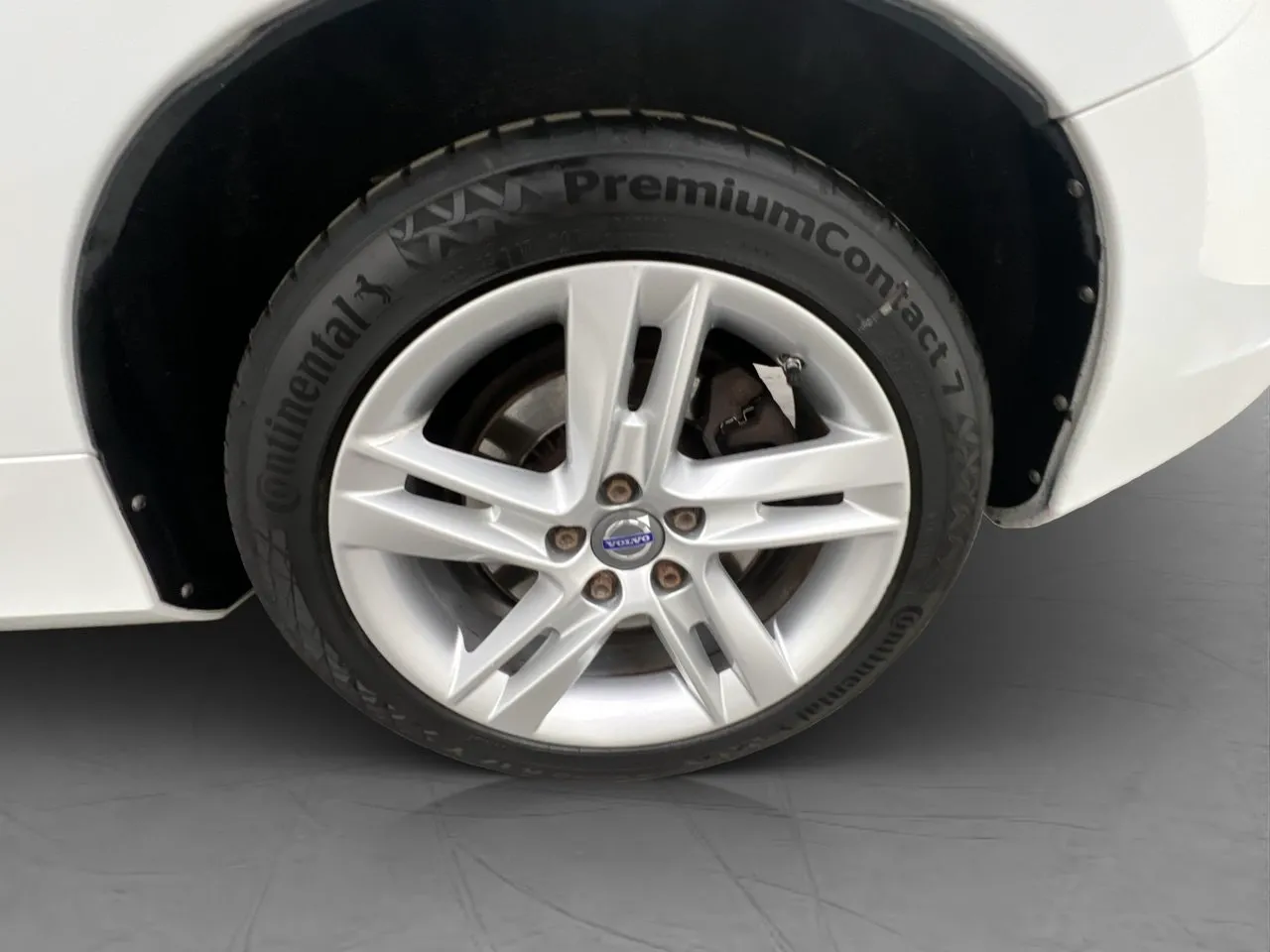 Vehicle image 25