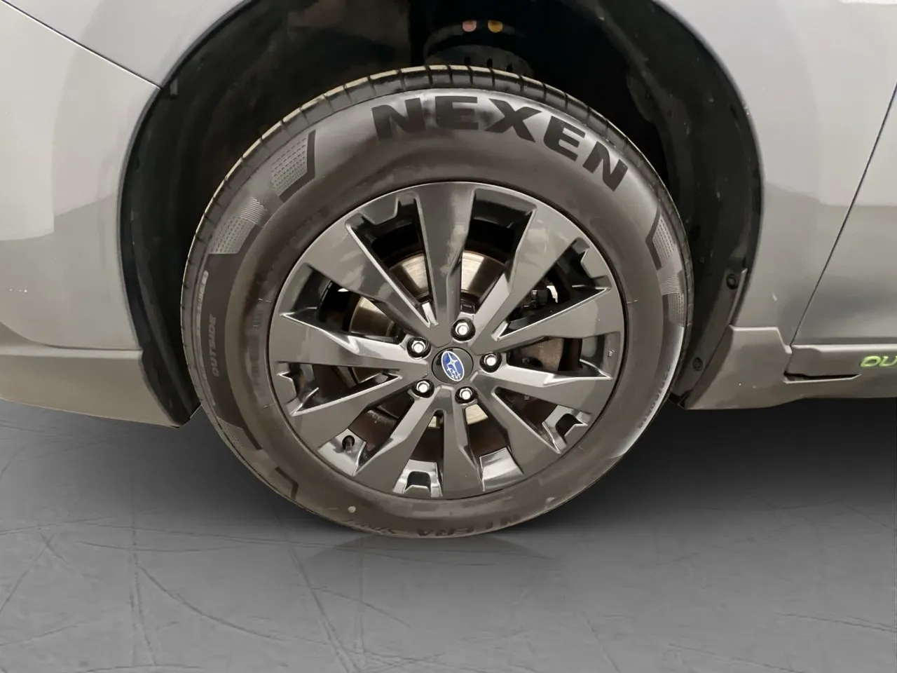 Vehicle image 30