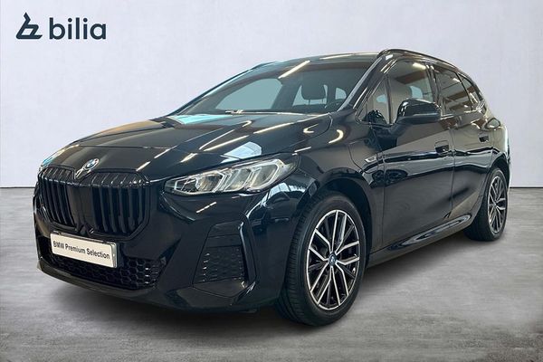 BMW 225 e xDrive Active Tourer M Sport Pano Rattvärme Kamera Drag - 2023