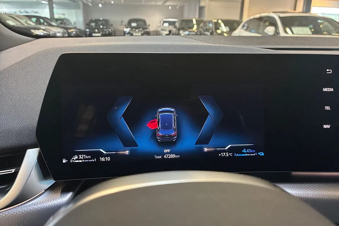 Vehicle image 14