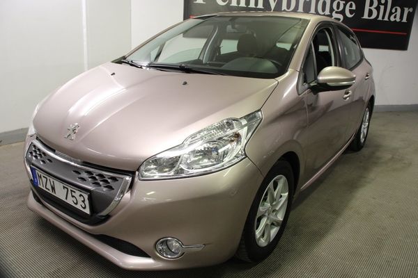 Peugeot 208 5-dörrar 1.4 e-HDi 68 8v EGS Automat Ny besiktigat - 2013