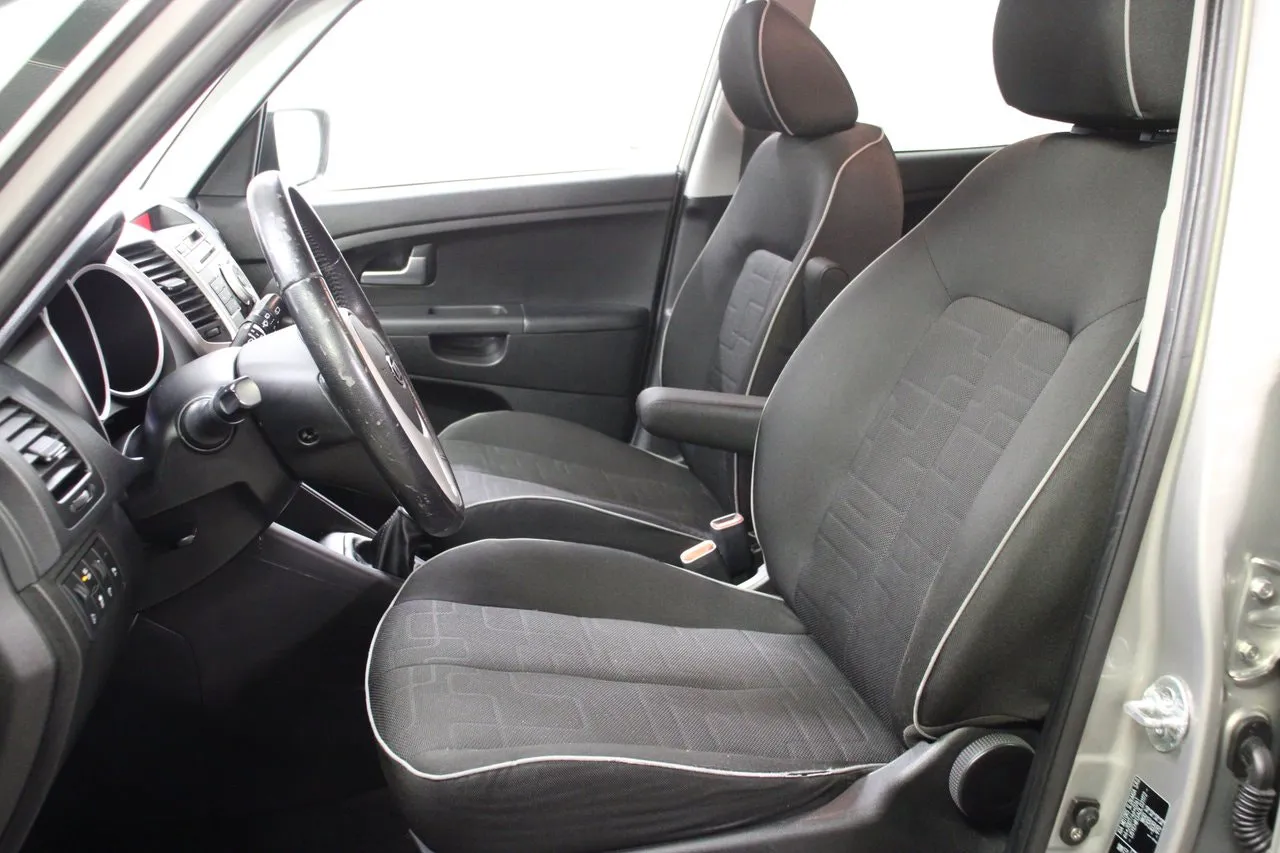 Vehicle image 6
