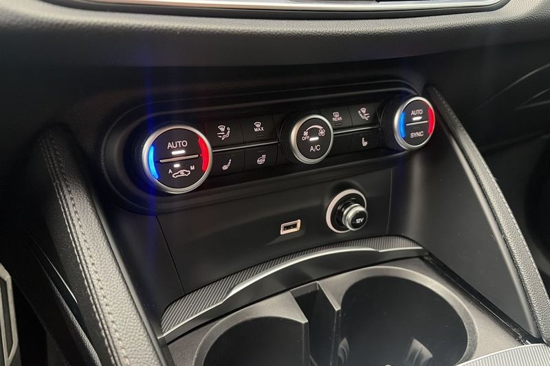 Alfa Romeo Stelvio bild 16