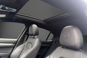Alfa Romeo Stelvio bild 12