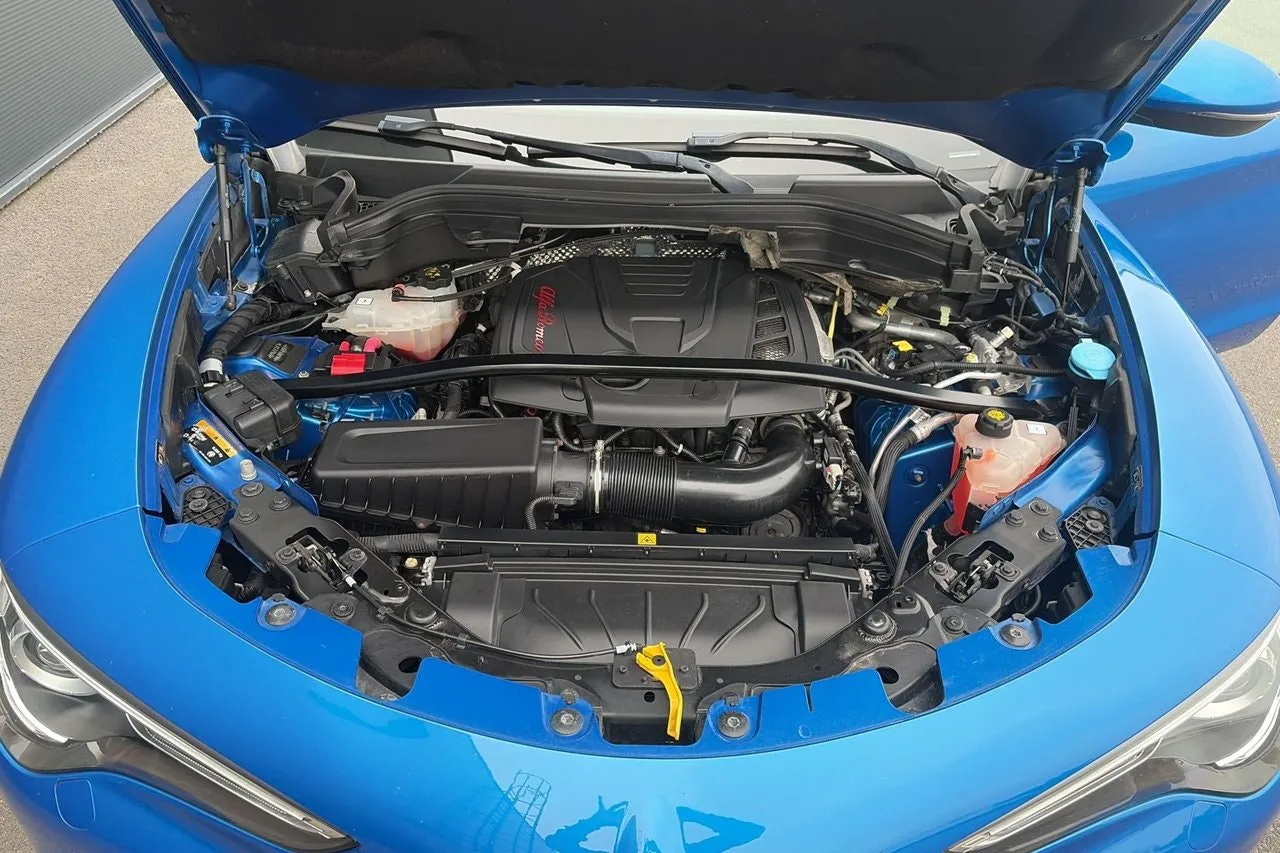 Vehicle image 21