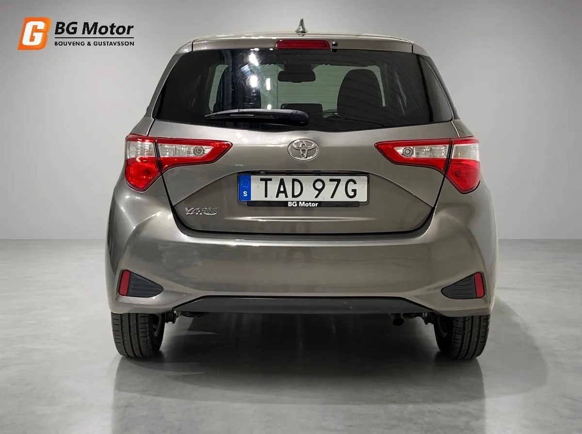 Vehicle image 7