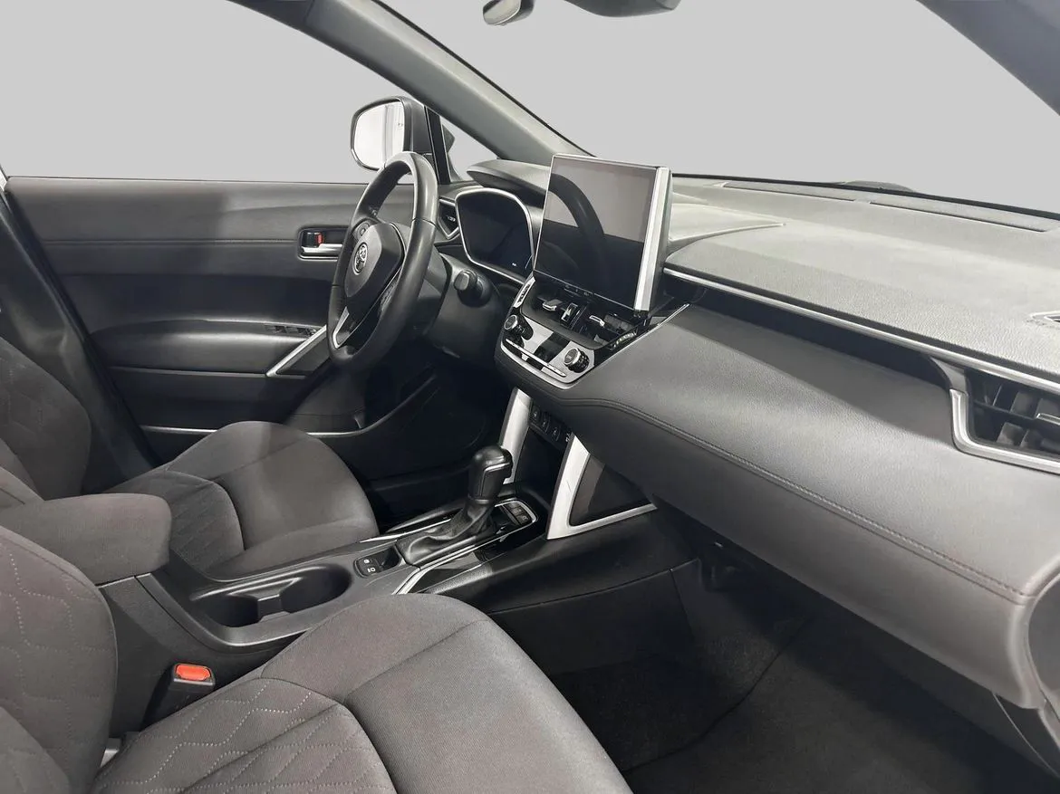 Vehicle image 9