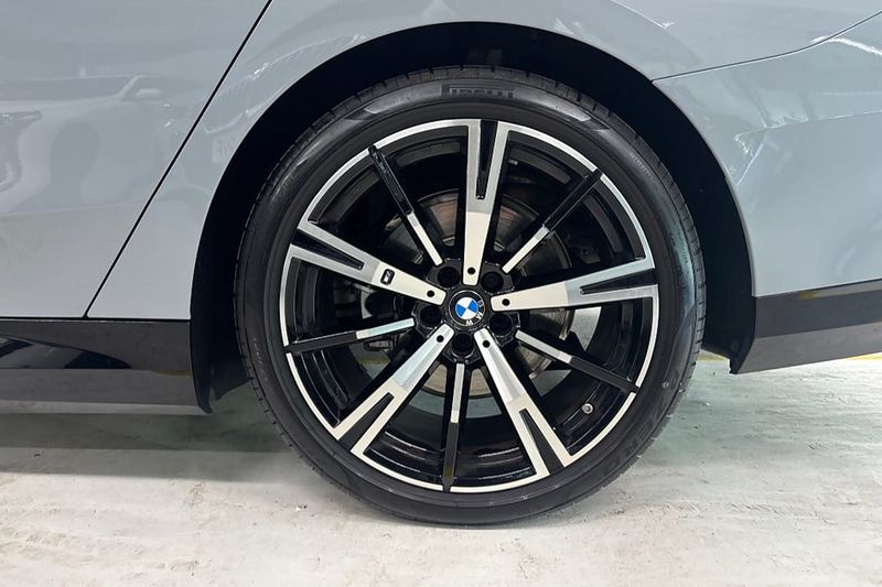 BMW 530 bild 16