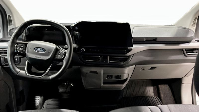 Ford Tourneo Custom bild 4