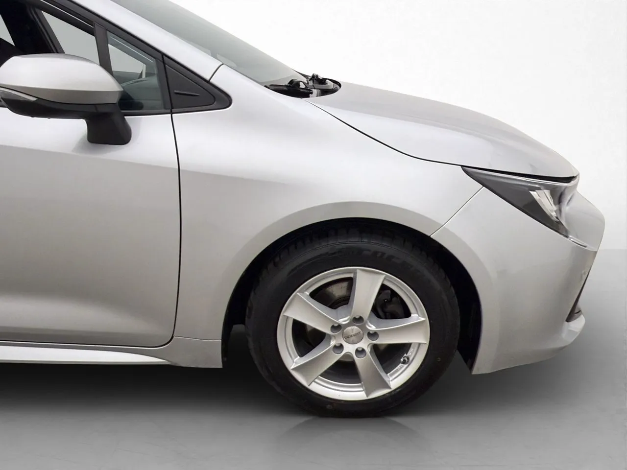 Vehicle image 30