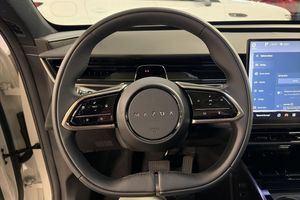 Mazda CX-6e bild 9