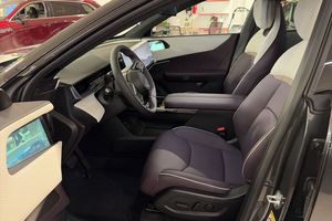 Mazda CX-6e bild 9